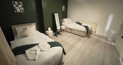 Cosy Contractor Stay-Sleeps 4
