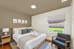 4 Schlafzimmer, Schreibtisch, Bügeleisen/Bügelbrett, Reisekinderbett