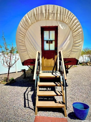 Exterior - Unique Glamping Pioneer Wagons (Monticello)