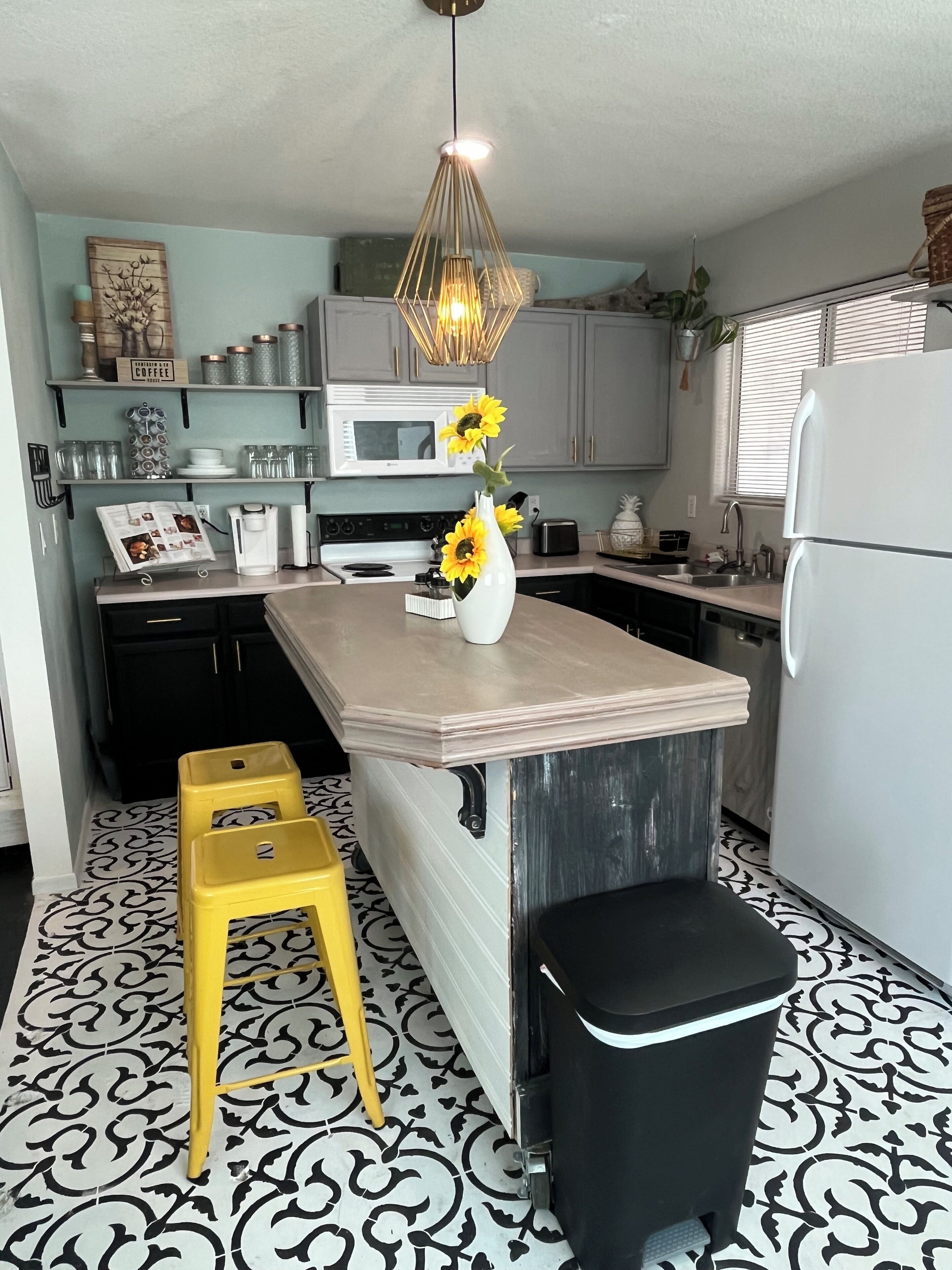 Refrigerador, microondas, horno, placa de cocina