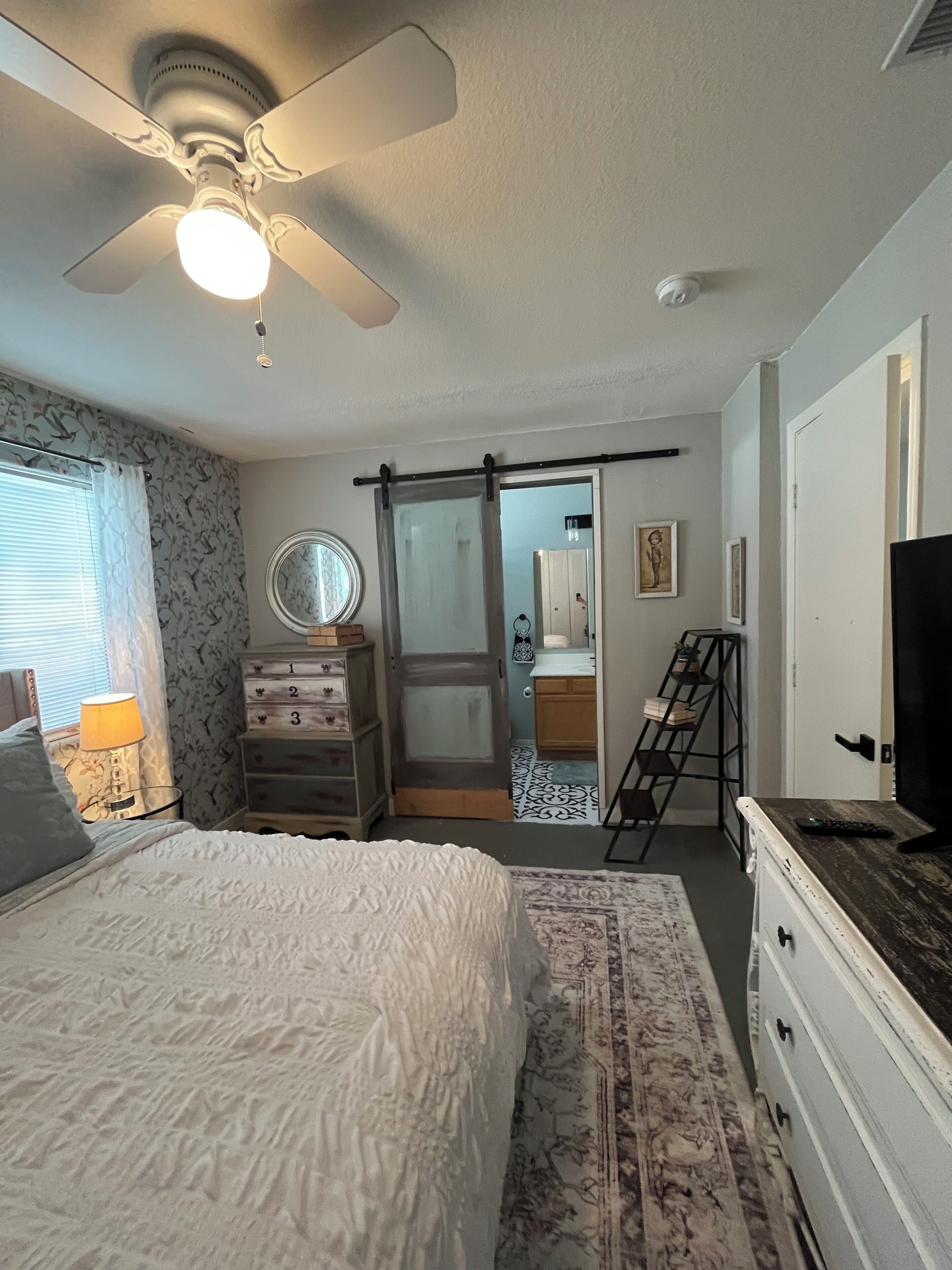 2 chambres, fer et planche à repasser, Wi-Fi gratuit, draps fournis