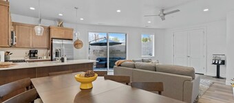 4-bedroom condo with THREE SUITES in GORGEOUS Hurricane with AC, WiFi and hottub