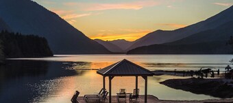 Sunset Island Resort - The private island you can drive to