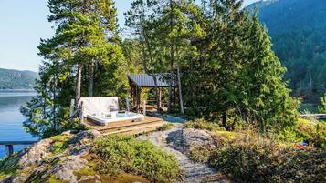 Bain à remous extérieur