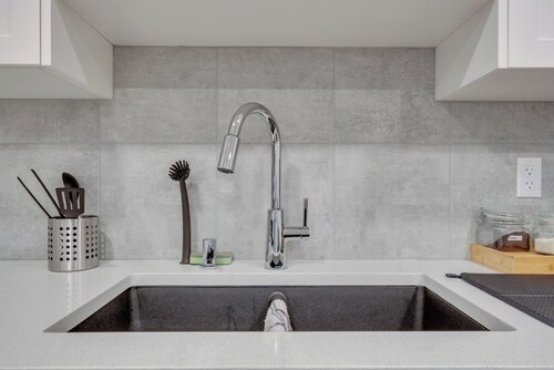 Luxury 2Bdr Retreat, Calgary,  Everything You Need, Best coffee