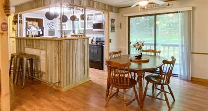 Explore Nearby Waterfalls & Epic Mountain Biking — Relax in a Pet-Friendly Home!