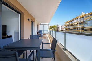 Outdoor dining - Appartement Amandiers - Welkeys (Cagnes-sur-Mer)