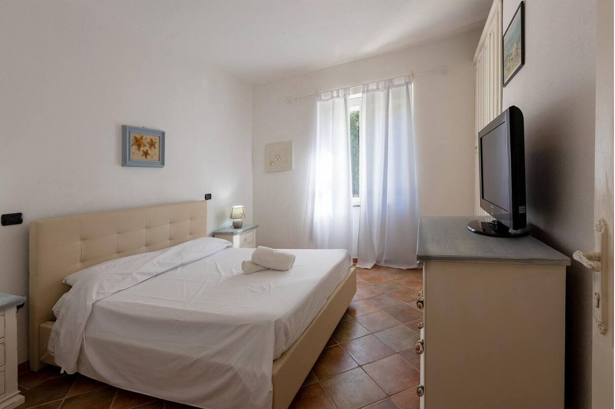 2 bedrooms, WiFi (free), bed sheets