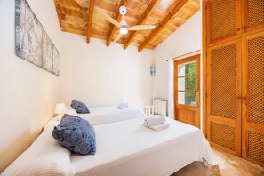2 bedrooms, iron/ironing board, free WiFi, bed sheets - Country House 'Can Pascual' with Mountain View, Private Pool and Wi-Fi (Manacor)