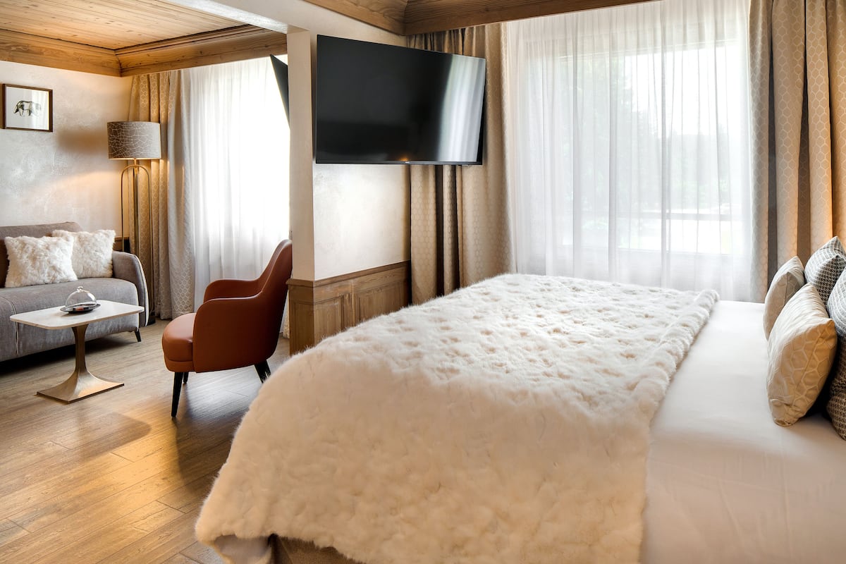 1 bedroom, premium bedding, pillow-top beds, minibar