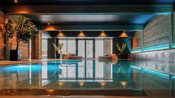 Espace de soins pour les couples, sauna, bain Ă remous, hammam