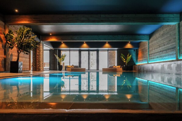 Espace de soins pour les couples, sauna, bain à remous, hammam