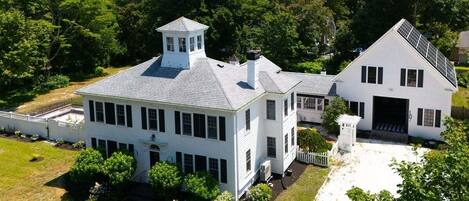 المنشأة من الخارج