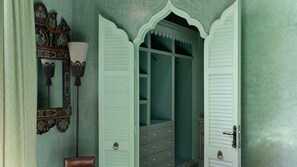 Interior - Riad Marta, swimming pool, terrace and staff (Marrakech)