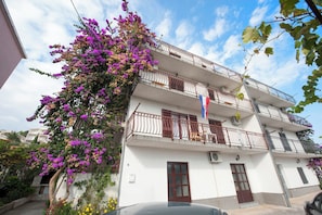 Exterior - A1 – apartment with balcony and the sea view (Seget Vranjica)