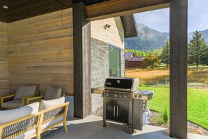 Terrace/patio - Family Getaway with Private Hot Tub + Near Tetons Sleeps 16 (Star Valley Ranch)
