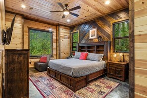 5 bedrooms, iron/ironing board, free WiFi, bed sheets - Elk Creek Lodge | Sleeps 20 | Hot Tub, Game Room, Fire Pit & More! (Broken Bow)