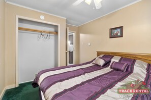 2 bedrooms, Internet, bed sheets