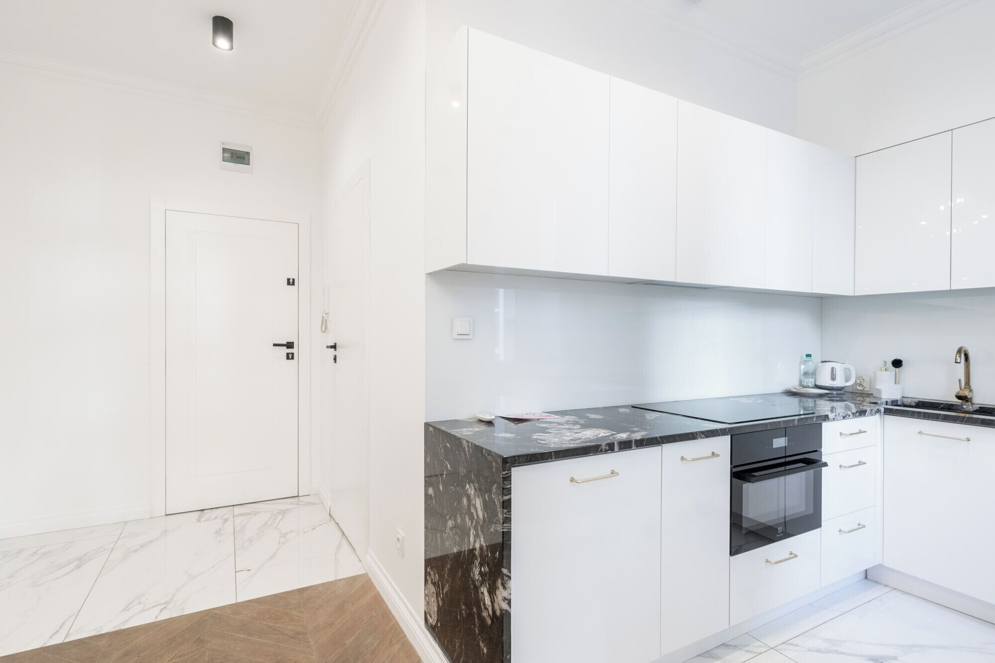 Køleskab, ovn, kogeplade, opvaskemaskine