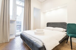 Iron/ironing board, WiFi, bed sheets