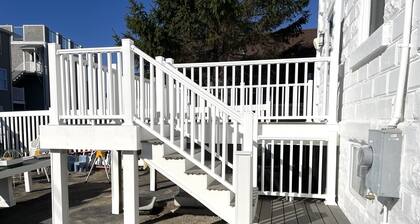 Graceland - Steps to the Beach