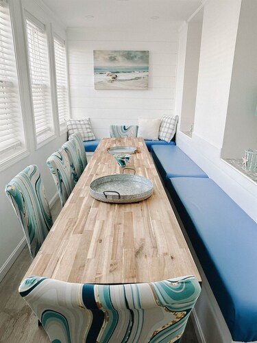 Graceland - Steps to the Beach