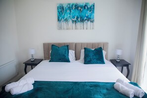 5 Schlafzimmer, Bügeleisen/Bügelbrett, kostenloses WLAN