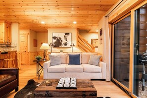 TV, fireplace - TimberWolf Den+Hot Tub, Lodge near Canyons Ski Resort/Golf Course sleeps 8 (Park City)