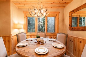 Dining - TimberWolf Den+Hot Tub, Lodge near Canyons Ski Resort/Golf Course sleeps 6 (Park City)