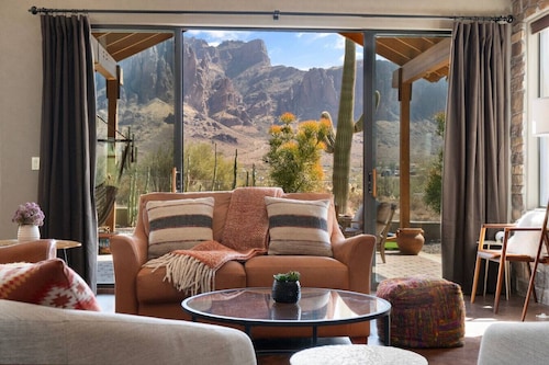 Goldfield360 - Stunning Views Hiking Jacuzzi Bliss