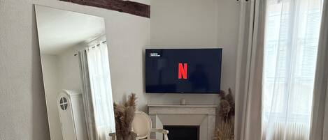 2 chambres, fer et planche à repasser, Wi-Fi, draps fournis