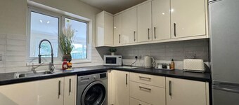 Olive House Long Stay Discounts Sleeps 8 Parking