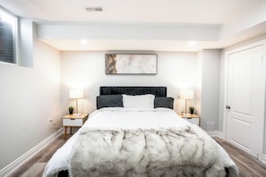 2 makuuhuonetta, työpöytä, silitysrauta/-lauta, Wi-Fi