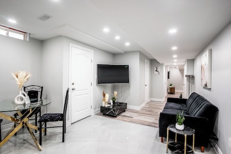 Interior. SAINT SUITES EXECUTIVE STAY 2B + 1B