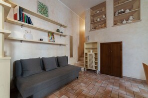 TV - GuestHost - Roma Tiburtina Apartment (Roma)