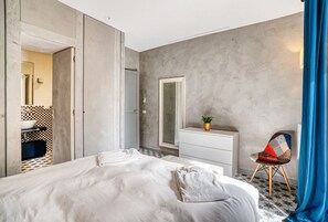 2 chambres, fer et planche à repasser, Wi-Fi, draps fournis