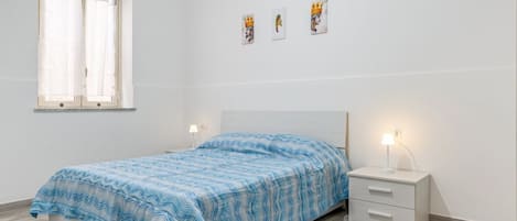 2 makuuhuonetta, silitysrauta/-lauta, Wi-Fi, vuodevaatteet