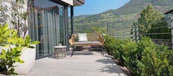 Apartment 'Vinea Guesthouse Garden' with Mountain View, Wi-Fi and Air Conditioning