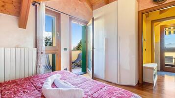 Bügeleisen/Bügelbrett, kostenloses WLAN, Bettwäsche