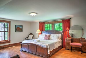 4 bedrooms, iron/ironing board, free WiFi, bed sheets - Maple Hill Collection | Cottage & Cozy Barn (Marion)