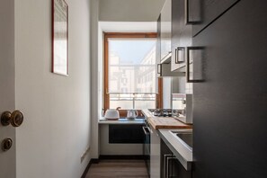 Fridge, microwave, oven, stovetop