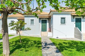 Exterior - Studio Apartment '4' with Private Terrace, Wi-Fi and Air Conditioning (Unknown)