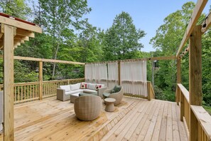 Property grounds - Baby Bear Valley - Peaceful Gatlinburg Retreat (Gatlinburg)