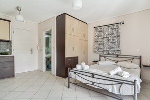 1 bedroom, free WiFi, bed sheets