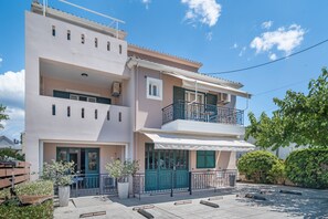 Exterior - Studio Apartment 'Alexandros  2 Guests A' with Mountain View, Wi-Fi and Air Conditioning (Lefkada Town)