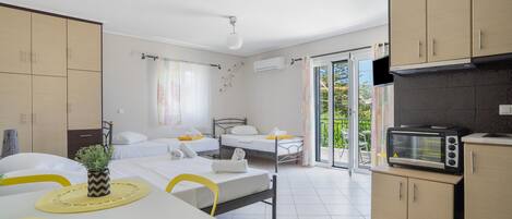 1 bedroom, WiFi (free), bed sheets