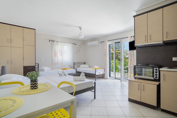 1 bedroom, free WiFi, bed sheets