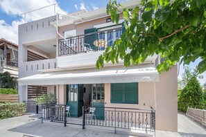 Exterior - Apartment 'Alexandros Studio' with Mountain View, Wi-Fi and Air Conditioning (Lefkada Town)