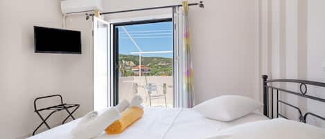 1 bedroom, free WiFi, bed sheets