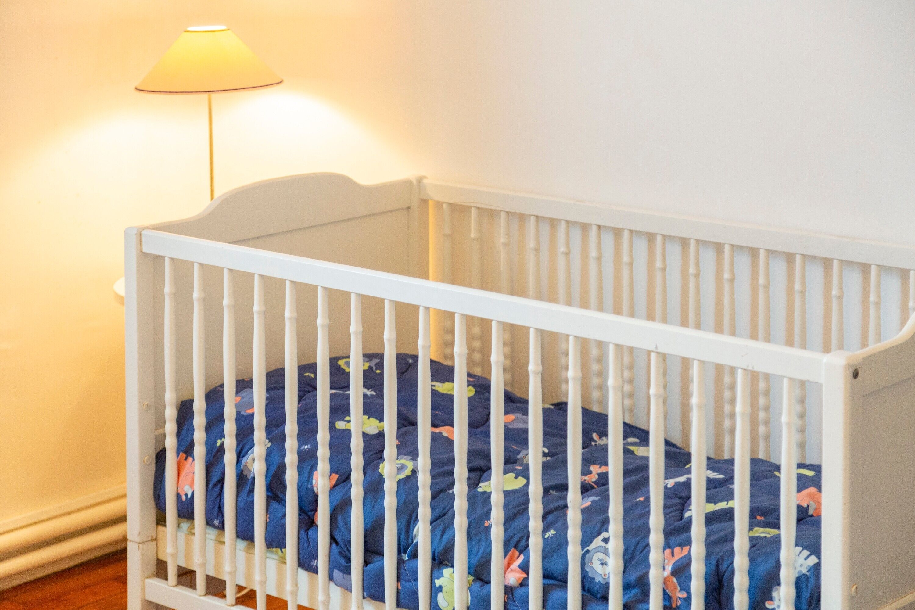 4 habitaciones, tabla de planchar con plancha y wifi gratis 